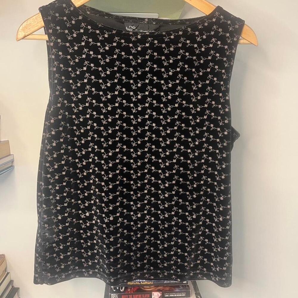 Vintage Y2K Velvet Top with Gold Floral Detail Size M